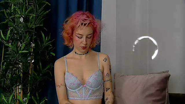 KristenRedd online show from September 11, 2025, 5:18 am