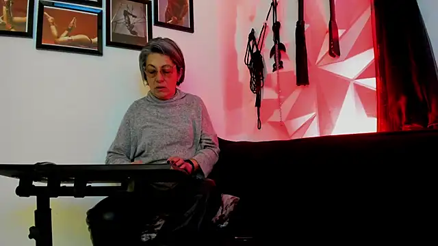 MistressNyx cg online show from October 14, 2025, 2:18 pm