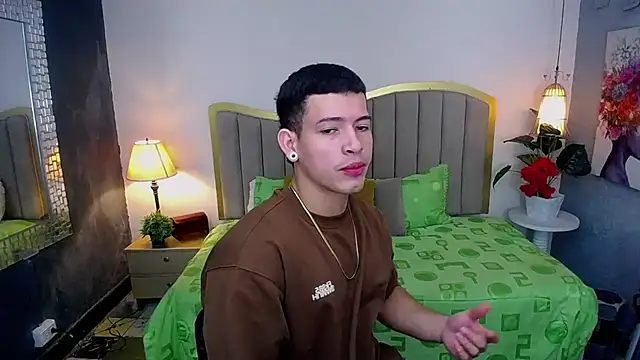 ethan rodgers online show from October 8, 2025, 1:42 pm