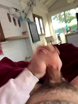 Snapshot of veriteeee_ chatting on October 28, 2025, 1:14 pm veriteeee online show from October 28, 2025, 1:14 pm