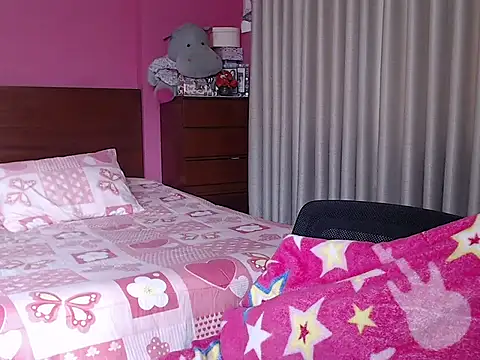 ConnieMagic online show from October 7, 2025, 8:06 pm