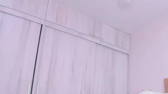 megan rous  online show from November 20, 2025, 3:39 am