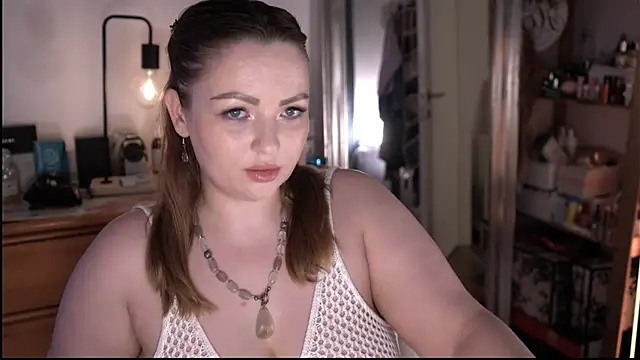 Snapshot of marrygrayes chatting on June 22, 2026, 7:44 pm marrygrayes online show from June 22, 2026, 7:44 pm