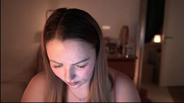 Snapshot of marrygrayes chatting on July 9, 2026, 8:24 pm marrygrayes online show from July 9, 2026, 8:24 pm