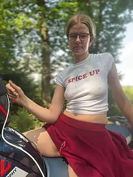 Snapshot of Bikergirl_97 chatting on August 5, 2026, 11:35 am Bikergirl 97 online show from August 5, 2026, 11:35 am