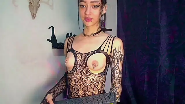 DakariaHills  online show from April 8, 2026, 6:35 am