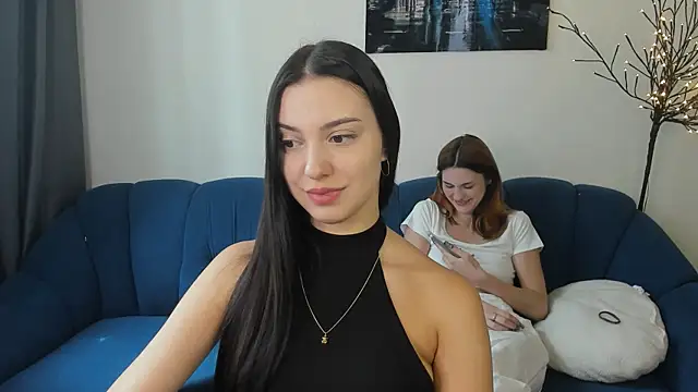 Snapshot of elza_rose chatting on July 8, 2026, 9:25 am elza rose online show from July 8, 2026, 9:25 am