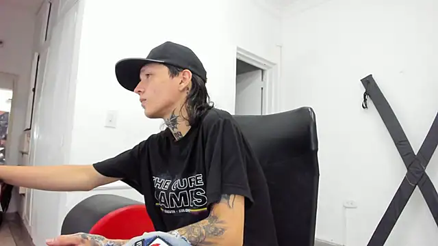 StraightBoy Nick online show from April 13, 2026, 9:53 pm