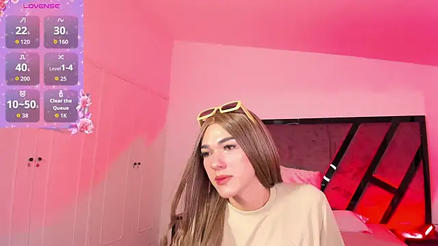 MarilynDupont online show from September 21, 2025, 4:14 am