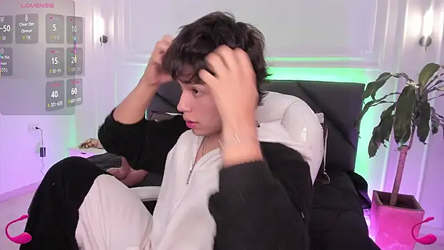 Jordan 24  online show from October 31, 2025, 8:43 pm