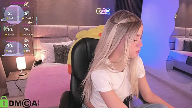 Arinextdoor online show from November 25, 2025, 2:44 am