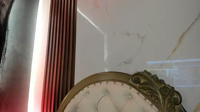 CoralieBronson online show from October 21, 2025, 9:04 pm