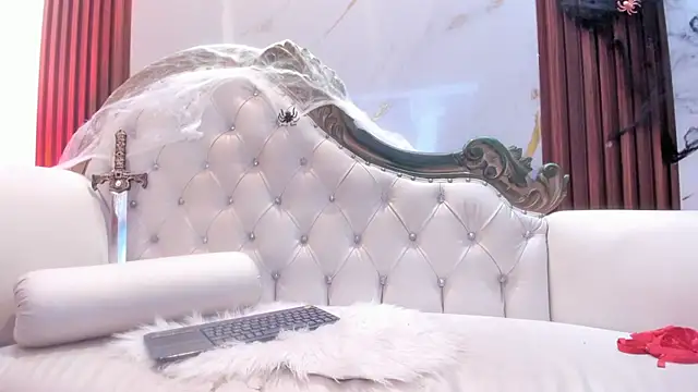 CoralieBronson online show from October 22, 2025, 8:41 pm