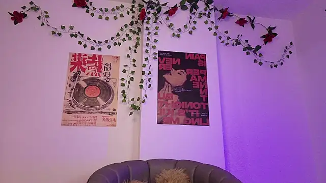 CoralieBronson online show from May 8, 2026, 1:33 am