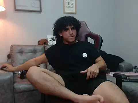 Xfire boy69 online show from November 6, 2025, 6:31 pm