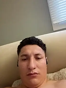 Zetaloco26 online show from October 19, 2025, 1:12 pm