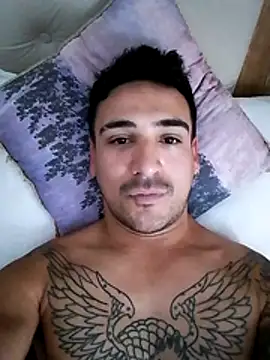 Snapshot of bigandstrong2217 chatting on October 26, 2025, 9:53 pm bigandstrong2217 online show from October 26, 2025, 9:53 pm