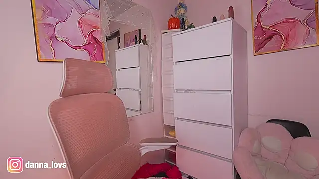 Dannaa Lovs online show from October 24, 2025, 5:31 pm