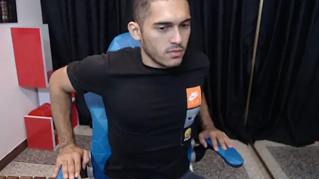 Snapshot of Derek_Storm_ chatting on November 22, 2025, 11:20 am Derek Storm online show from November 22, 2025, 11:20 am