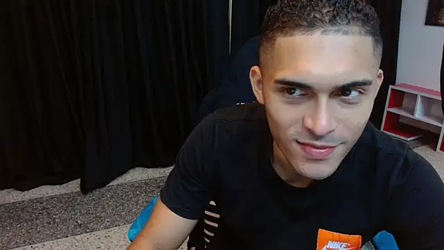 Snapshot of Derek_Storm_ chatting on November 27, 2025, 11:56 am Derek Storm online show from November 27, 2025, 11:56 am