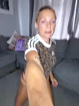 Bellarose xx online show from September 17, 2025, 11:01 am