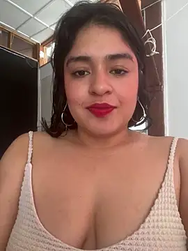 EmilyNoir1 online show from May 20, 2026, 6:47 pm