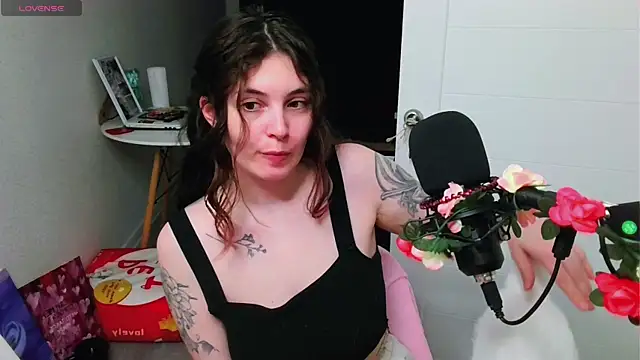 Snapshot of peachyness chatting on June 16, 2026, 10:01 pm peachyness online show from June 16, 2026, 10:01 pm