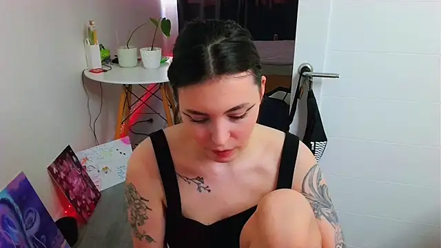 Snapshot of peachyness chatting on July 12, 2026, 1:02 pm peachyness online show from July 12, 2026, 1:02 pm