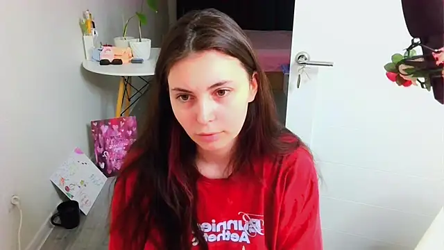 Snapshot of peachyness chatting on July 24, 2026, 7:34 pm peachyness online show from July 24, 2026, 7:34 pm