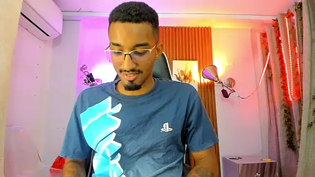 Darwin mayo online show from October 3, 2025, 5:43 pm