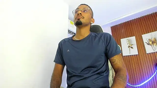 Snapshot of Darwin_mayo chatting on April 23, 2026, 5:48 pm Darwin mayo online show from April 23, 2026, 5:48 pm