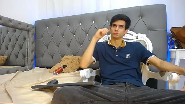 Sebalexis7 online show from October 4, 2025, 3:04 am