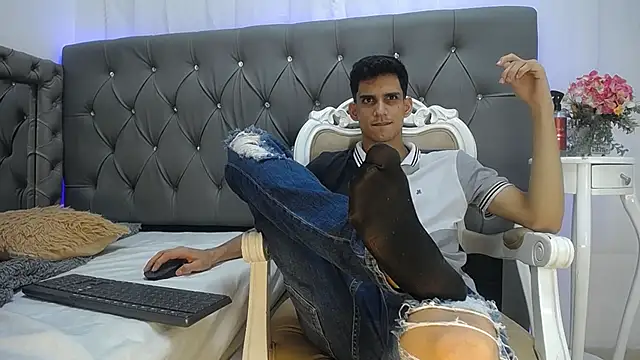 Sebalexis7 online show from November 7, 2025, 3:17 am