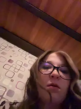 SweetTeenGirl online show from November 29, 2025, 6:44 pm