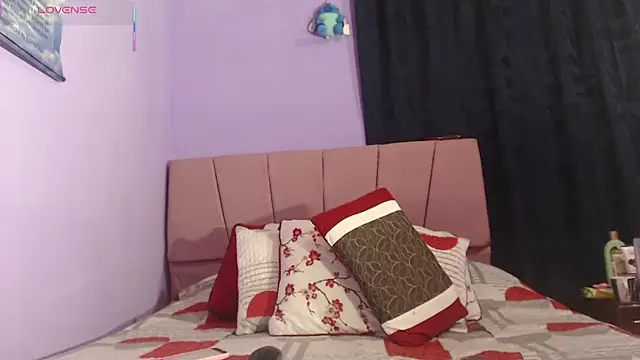  Bombom   online show from February 10, 2026, 11:31 pm