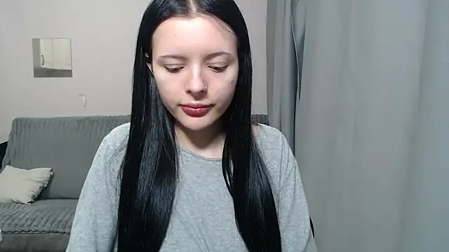 Snapshot of EvaXanny chatting on September 30, 2025, 12:43 pm EvaXanny online show from September 30, 2025, 12:43 pm