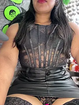 Liulee2 online show from October 31, 2025, 4:08 pm