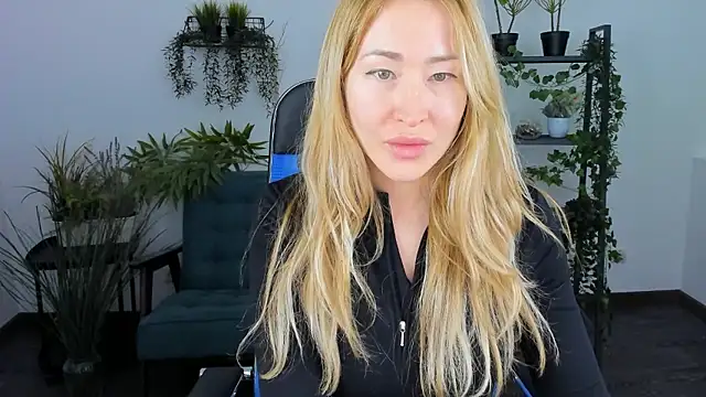 AstraMonroe online show from January 16, 2026, 3:27 pm