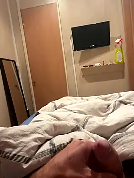 maxime3266 online show from October 6, 2025, 5:05 am