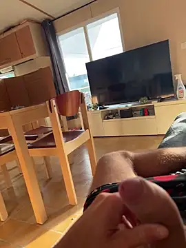 maxime3266 online show from October 22, 2025, 7:19 am