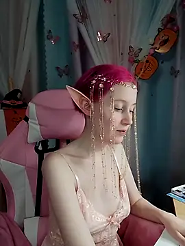 Fuzzy Unicorn online show from October 27, 2025, 7:18 pm