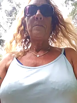 Snapshot of HotWifeLyn68 chatting on June 17, 2026, 10:06 am HotWifeLyn68 online show from June 17, 2026, 10:06 am