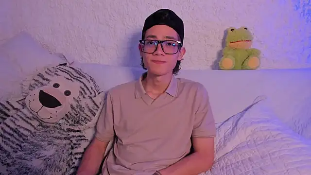 thiago kinghot online show from September 10, 2025, 6:57 am