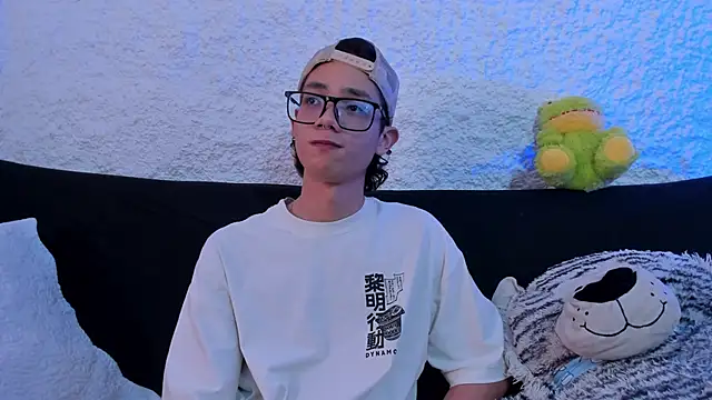 thiago kinghot online show from September 18, 2025, 4:20 pm