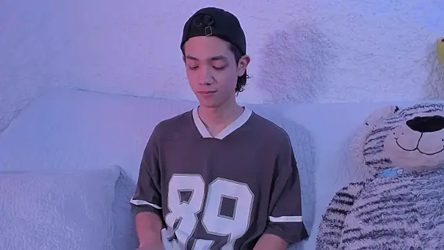 thiago kinghot online show from September 23, 2025, 11:13 am