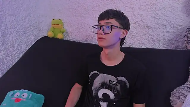 thiago kinghot online show from September 25, 2025, 5:33 am