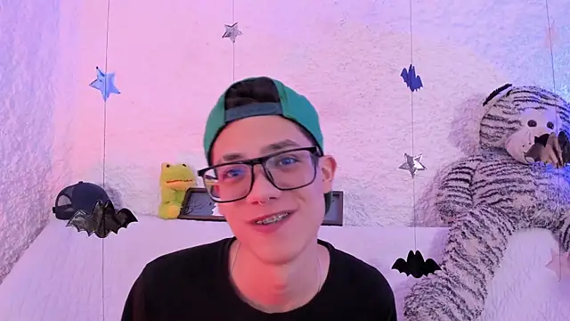 thiago kinghot online show from October 11, 2025, 7:23 pm