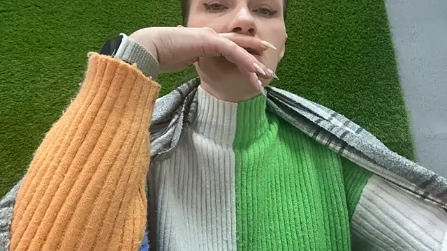 AshlyJoy online show from October 15, 2025, 9:20 am