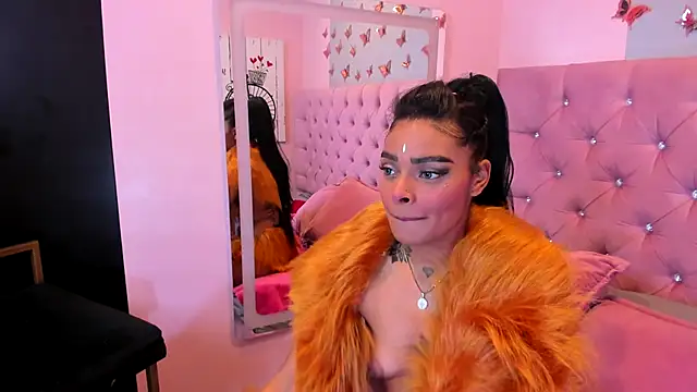 EmmaEbony  online show from October 31, 2025, 10:27 am