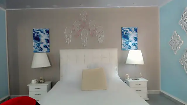 maddissonivanova online show from October 27, 2025, 7:18 pm